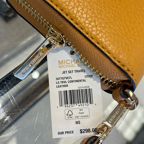 MICHAEL KORS
Leather Continental Wristlet Phone Case Wallet 
Sider
NWT - Picture 12 of 16